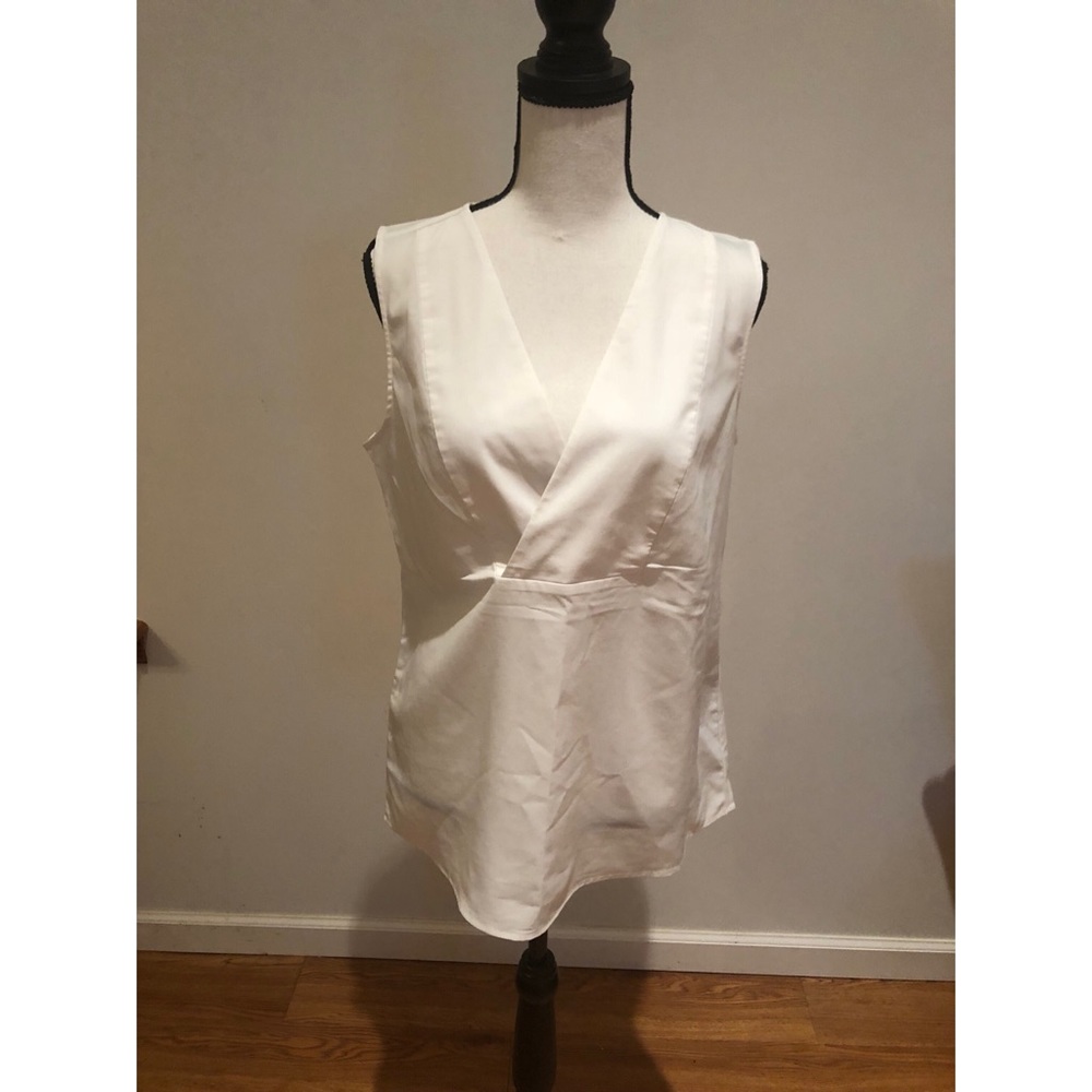 Banana Republic White V-Neck Blouse
